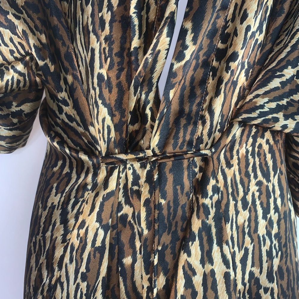 Morgan Taylor Intimates Animal Print Silky Robe - Picture 2 of 6